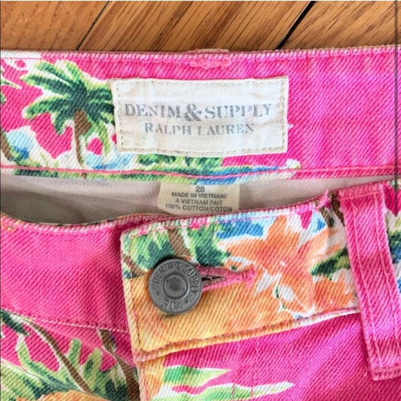 RALPH LAUREN | Bright Floral Shorts - Picture 3 of 6